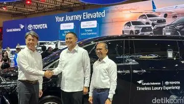 Garuda Indonesia dan Toyota Alphard Hybrid Tawarkan Layanan Antar-Jemput Mewah