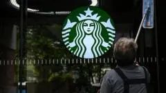 Starbucks Korea Digeledah Polisi Akibat Dugaan Meremehkan Insiden 'Tank Day'