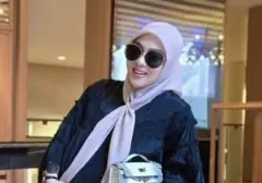 Syahrini Pamerkan Cincin Berlian Ratusan Miliar Rupiah