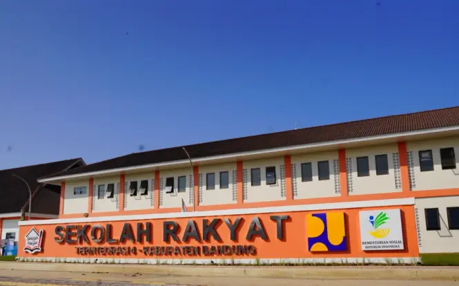 Kasad Jenderal Dudung Abdurachman Resmikan Pembukaan MPLS di Sekolah Rakyat Soreang
