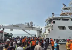 Api KMP Mutiara Sentosa II Terdeteksi dari Buritan, Evakuasi Penumpang Terkendala