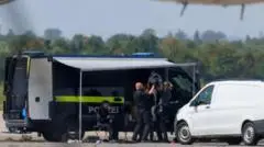 Drone Berisi Bahan Peledak Ditemukan di Bandara Jerman Dekat Pesawat Ukraina