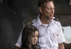 Aaron Eckhart Bertahan Hidup dari Hiu dalam "Deep Water" Tayang 2026