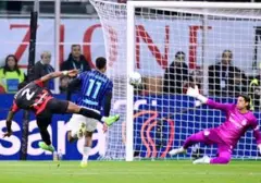 Derby della Madonnina di Perth Berakhir Imbang, AC Milan dan Inter Milan Berbagi Poin