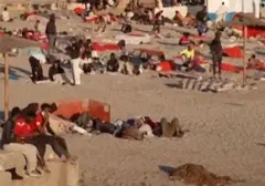 Ratusan Migran Maroko Capai Ceuta, Bertahan di Garis Pantai