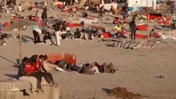 Ratusan Migran Maroko Capai Ceuta, Bertahan di Garis Pantai