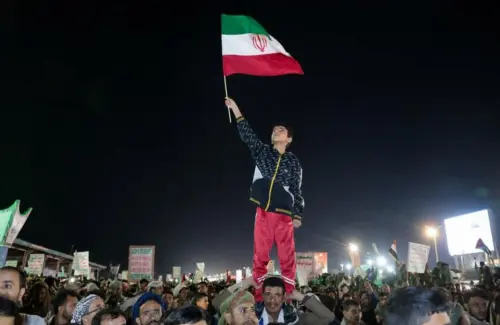 Peran AS dalam Penguatan Pengaruh Iran di Timur Tengah: Analisis Dampak di Selat Hormuz