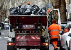 Keberuntungan Tak Terduga: Tukang Sampah Italia Temukan Tiket Lotre Rp20 Miliar di Tumpukan Sampah