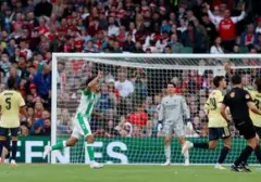 Arsenal dan PSG Takluk dalam Laga Uji Coba Jelang Musim Baru
