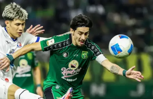 Persebaya Siap Kejutkan Persib di Final Piala Presiden 2026, Meski Diunggulkan Lawan