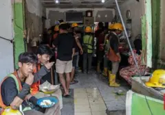 Aktivitas Warga Berlanjut di Tengah Penertiban Bangunan Karet Tengsin