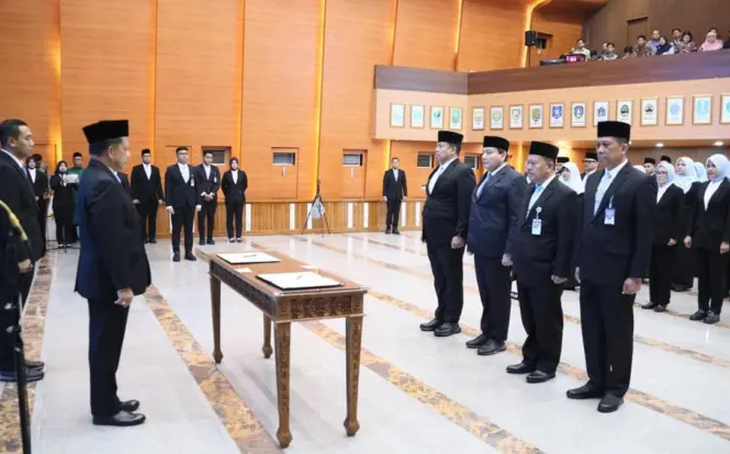 Mendagri Lantik Pejabat Baru, Tekankan Peningkatan Kinerja ASN