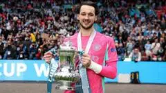 Kiper Timnas Inggris, James Trafford, Merapat ke Leeds United dengan Potensi Nilai Transfer Rp 880 Miliar