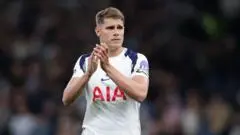 Micky van de Ven Segera Perpanjang Kontrak di Tottenham Hotspur