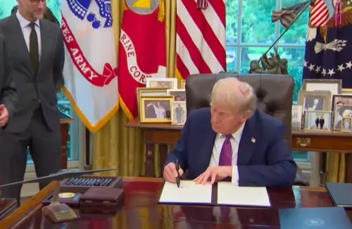 Trump Terbitkan Aturan Baru Batasi 'Birthright Citizenship' dan 'Birth Tourism'