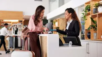 Prosedur Check-out Hotel: Pentingnya Melapor ke Resepsionis