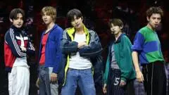 Personel BTS Ingatkan Penggemar Soal Etiket Konser: "Letakkan Ponsel Anda"