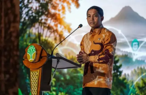 Prabowo Instruksikan Pencegahan Karhutla, Siti Nurbaya Pastikan Kesiapan Pemerintah