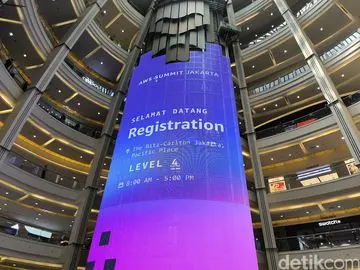 AI: Transformasi Karier dari Pabrik Hingga Ruang Kelas, Kisah Peserta AWS Summit