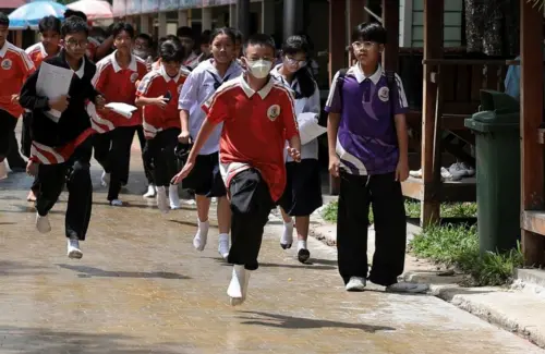 Tragedi Berdarah di Sekolah Thailand: Siswa 14 Tahun Lepaskan Tembakan, Siswa Lain Panik