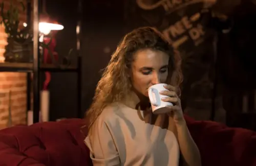 5 Minuman Malam Penunjang Diet Sehat
