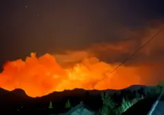 Api Melalap Sabana Bromo, Akses Wisata Ditutup Total