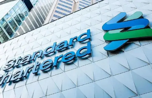 Standard Chartered Rencanakan PHK 7.000 Karyawan, Efisiensi Berbasis AI Jadi Kunci