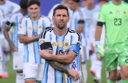Messi Tunjukkan Ketangguhan di Lapangan Hijau Meski Ayah dalam Perawatan Intensif