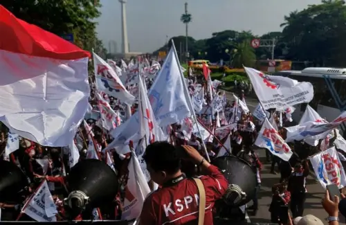 Ribuan Buruh KSPN Gelar Aksi di DPR dan Istana, Tuntut RUU Ketenagakerjaan Mendesak