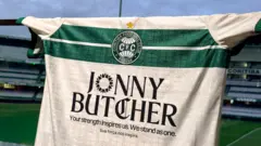 Klub Brasil Coritiba Kenakan Nama Penggemar Inggris Penderita MND di Jersey