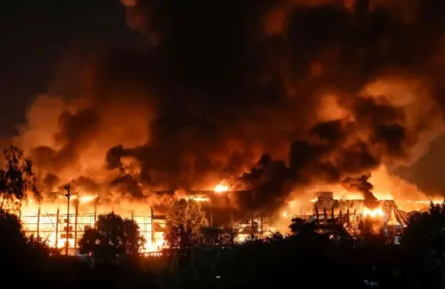 Gudang Wildberries Terbakar Hebat Akibat Serangan Drone Ukraina, Kerugian Diperkirakan Capai Rp89 Triliun