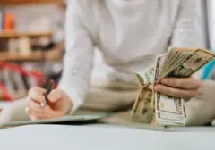 Tiga Zodiak Diprediksi Mengalami Kelancaran Finansial di Akhir Bulan, Puncak Rezeki Pertengahan 2026