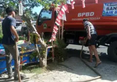 Banyumas Dilanda Kekeringan, Puluhan Ribu Warga Kesulitan Air Bersih