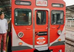 Kebakaran Alang-alang Dekat Stasiun Kampung Bandan Ganggu Perjalanan KRL