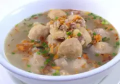 Resep Bakso Sapi Kuah Rumahan: Kehangatan Gurih untuk Keluarga