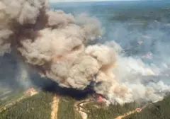 Kebakaran Hutan Ganas Paksa 18.000 Warga British Columbia Mengungsi, Kanada Tetapkan Status Darurat