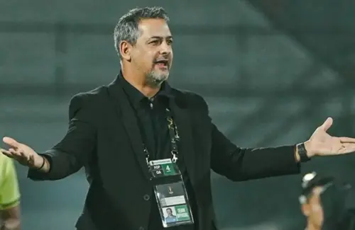 Marcos Santos Siapkan Mental Pemain Arema FC Hadapi Super League 2026/2027