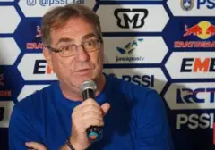 FIFA Larang Persib Bandung Rekrut Pemain Baru Gara-gara Sengketa dengan Robert Rene Alberts