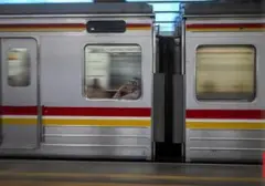 Tragedi KRL: Siswi SMA 14 Tahun Tewas Tertemper di Stasiun Jurangmangu, Dimakamkan di TPU Marabunta