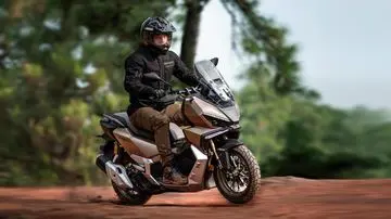 Meluncur, Honda Stylo 160: Skuter Crossover Bergaya Maskulin, Siap Tantang ADV 160
