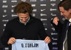 Diego Forlán Ambil Alih Kemudi Timnas Uruguay Pasca-Bielsa