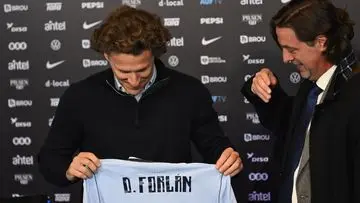 Diego Forlán Ambil Alih Kemudi Timnas Uruguay Pasca-Bielsa