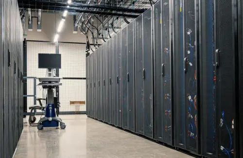 Amazon Data Center Gilroy: Warga Protes Kenaikan Listrik dan Kelangkaan Air, Malah Ditawari Festival Bawang