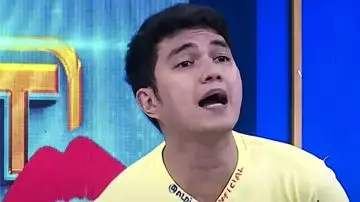 Aldi Taher Akui Kesalahan, Minta Maaf Peluk Vokalis JET di Panggung The Sounds Project