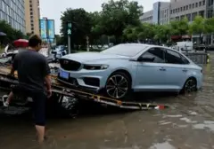 Topan Dolphin Lumpuhkan Shanghai, Banjir Rendam Sejumlah Kawasan