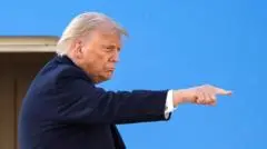 Manuver Pesawat Trump: Isyarat Taruhan Pribadi dalam Potensi Perang Iran
