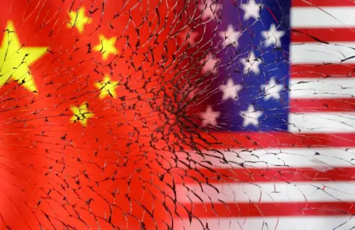 Perang Teknologi AS-China Memanas: Beijing Batasi Ekspor, Washington Larang Impor