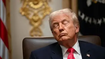 Donald Trump Tertangkap Kamera Terlelap di Tengah Rapat Gedung Putih