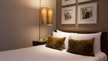 Jejak Sejarah Hotel: Dari Penginapan Sederhana hingga Kemegahan Modern