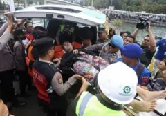 173 Penumpang Selamat dari Kebakaran KM Putri Yasmin di Perairan Lombok